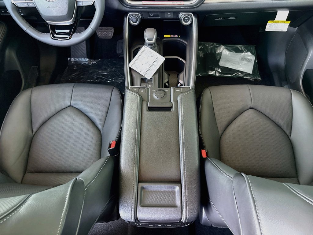 Thumbnail: 2026 Toyota Grand Highlander - 16