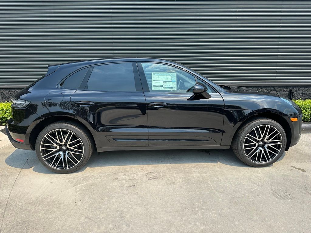 Thumbnail: 2026 Porsche Macan - 9