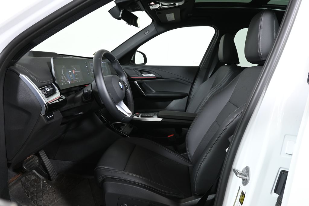 Thumbnail: 2025 BMW X1 - 3