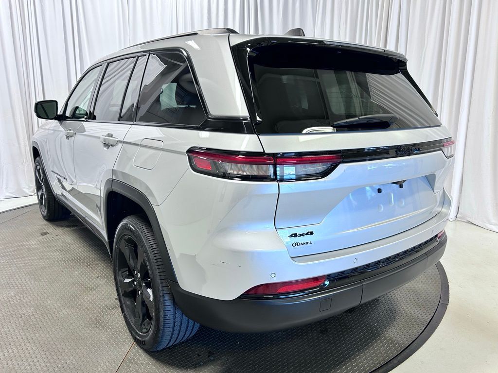 used 2024 Jeep Grand Cherokee car, priced at $36,887