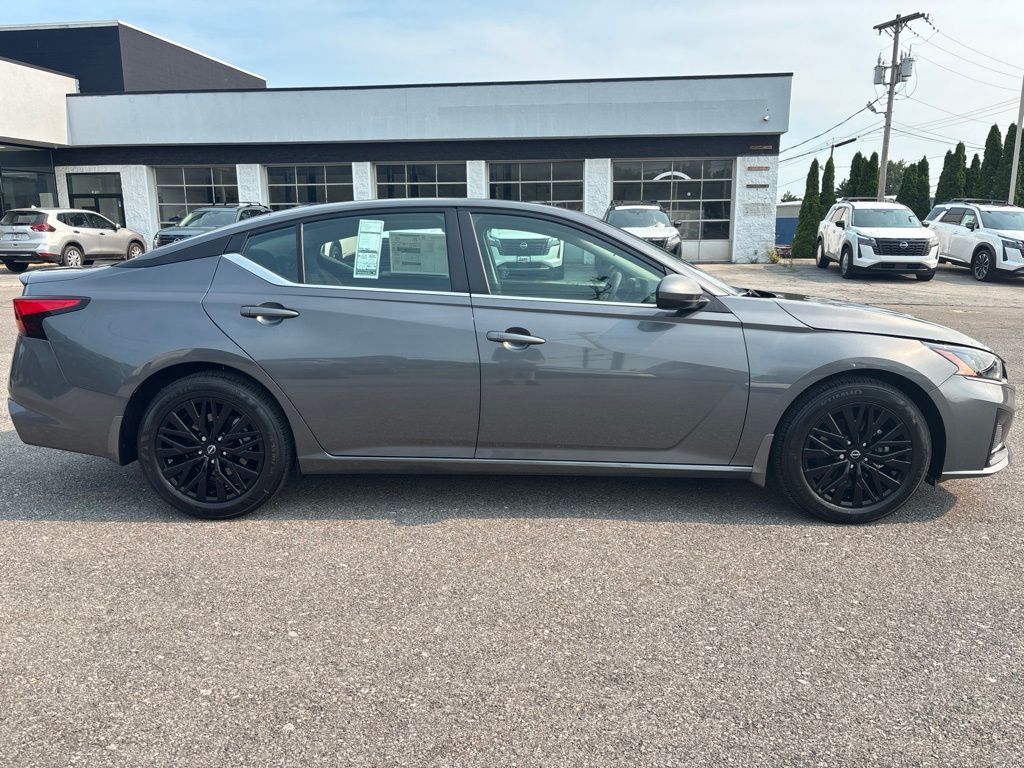 New 2026 Gray Nissan 2.5 SV image 4