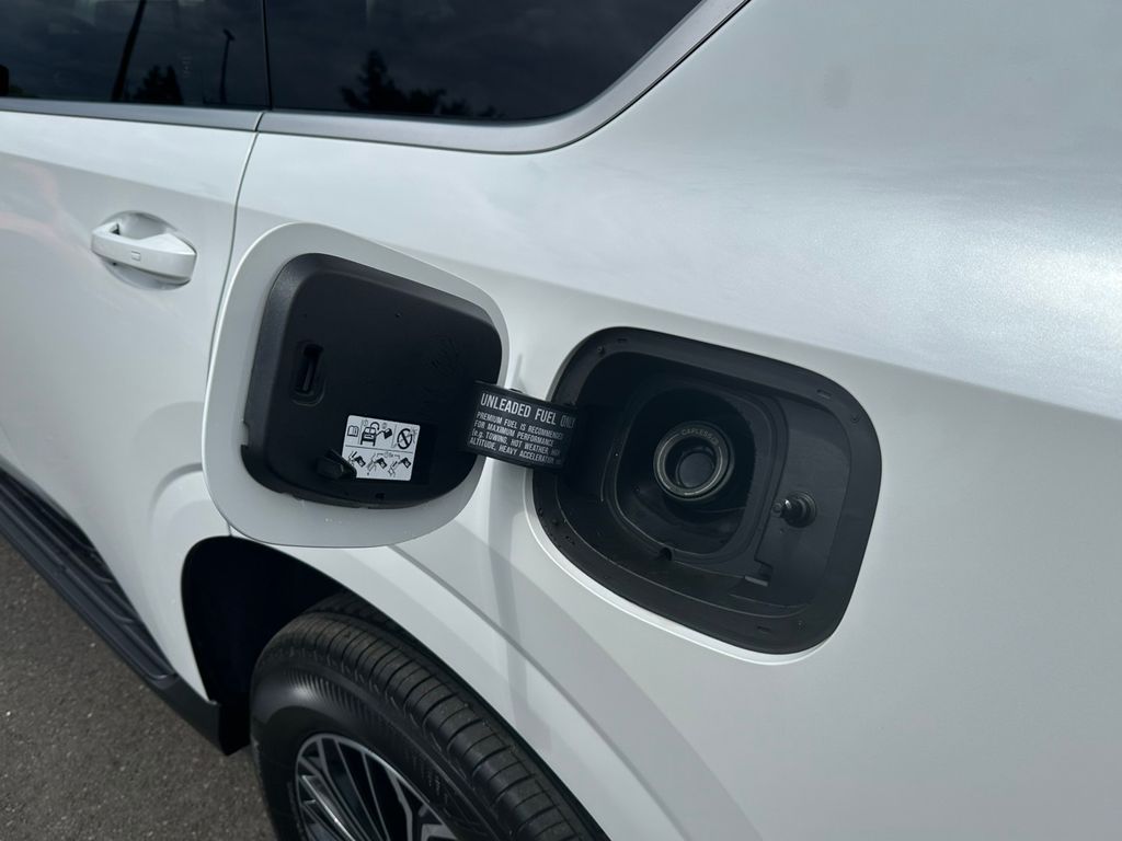 2025 Nissan Armada Platinum