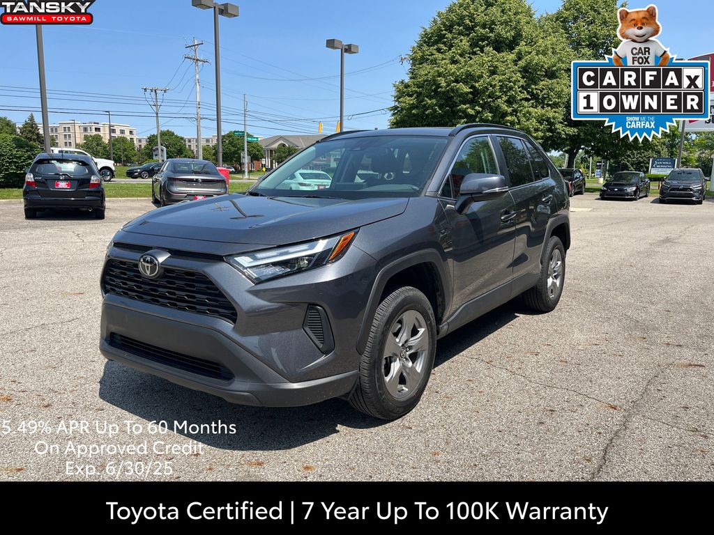 2022 Toyota RAV4 XLE photo