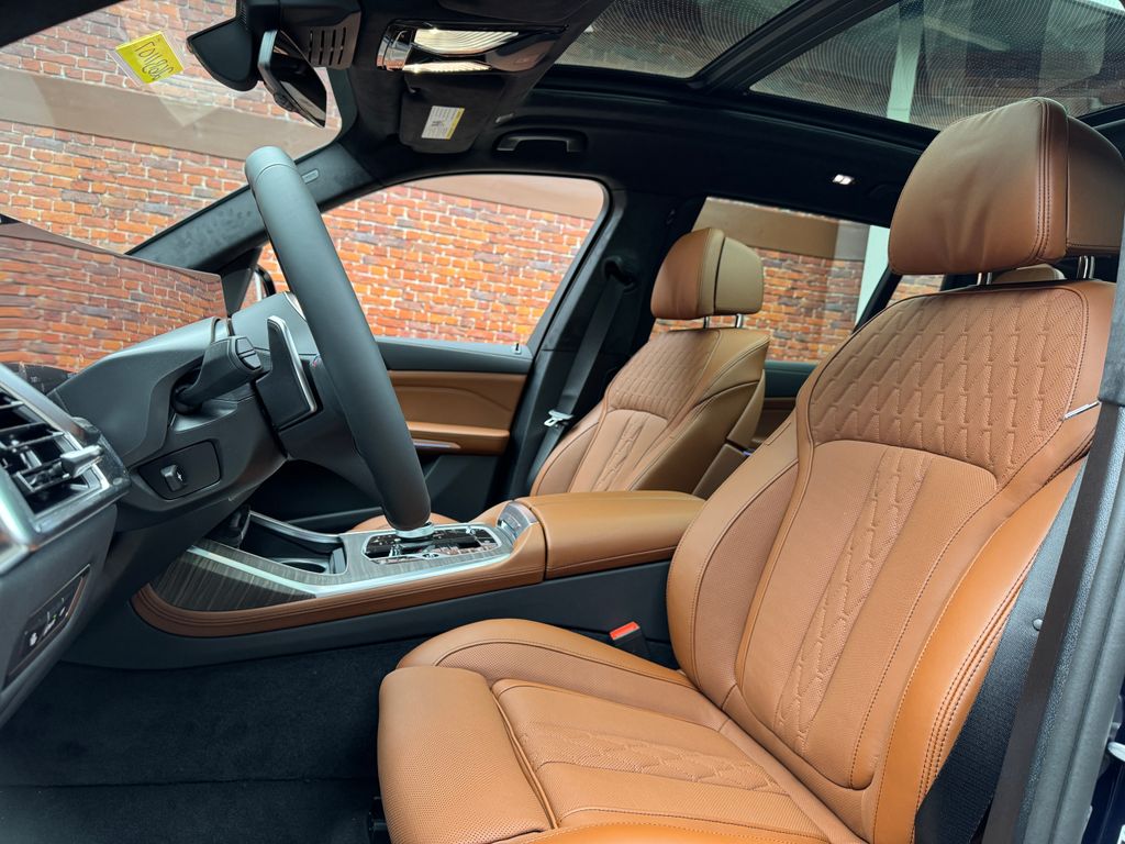 New 2026  BMW M60i image 24