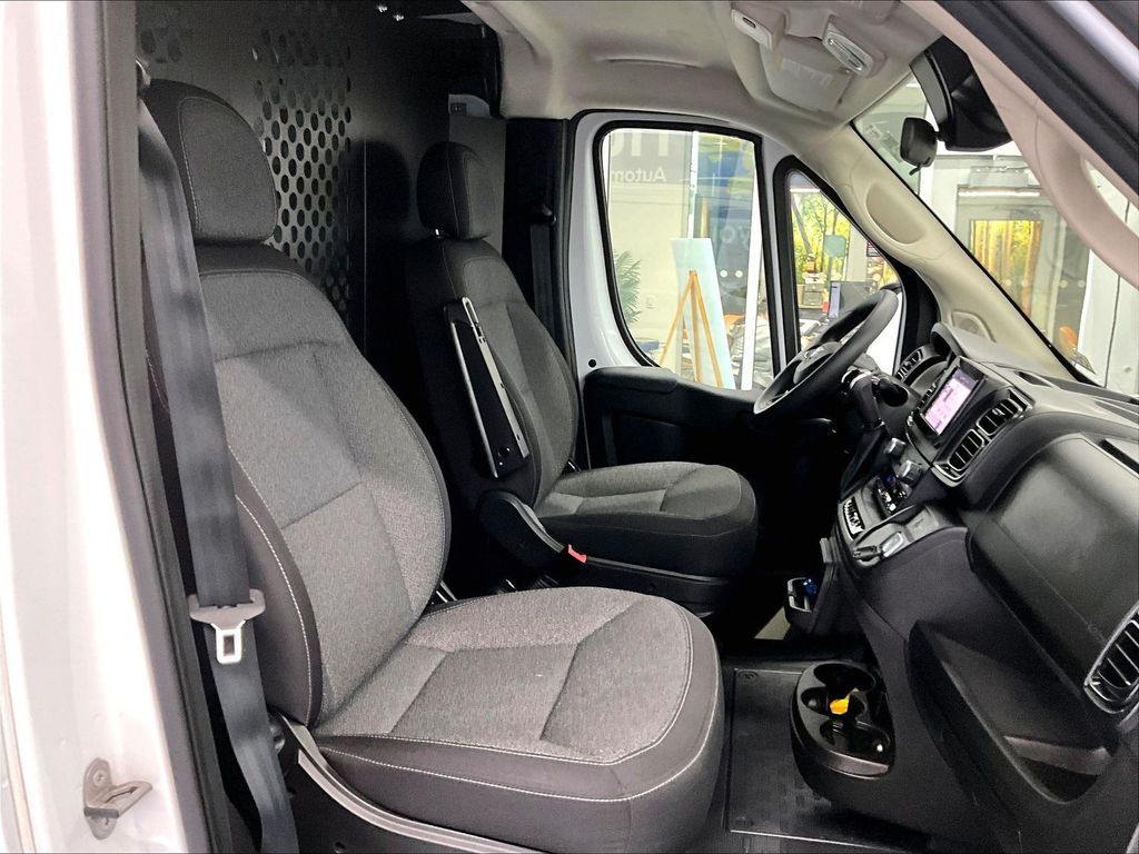 2025 Ram ProMaster 2500 — photo 11