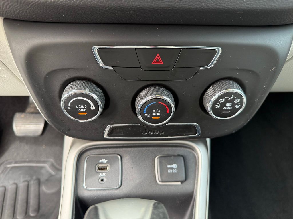 Thumbnail: 2017 Jeep Compass - 20