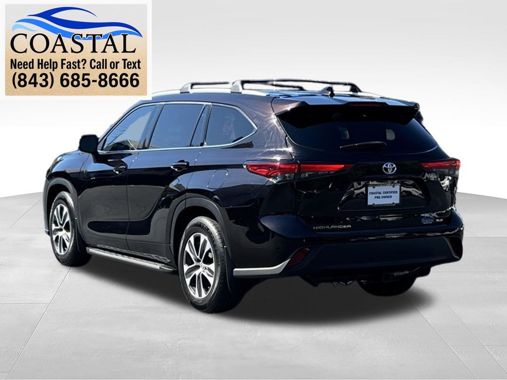 2022 Toyota Highlander XLE Brown at Davis Toyota of Orangeburg