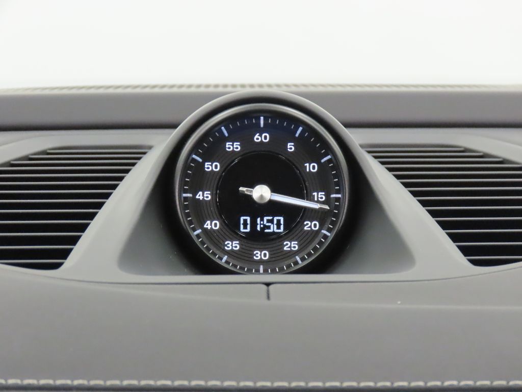 Thumbnail: 2025 Porsche Macan - 27