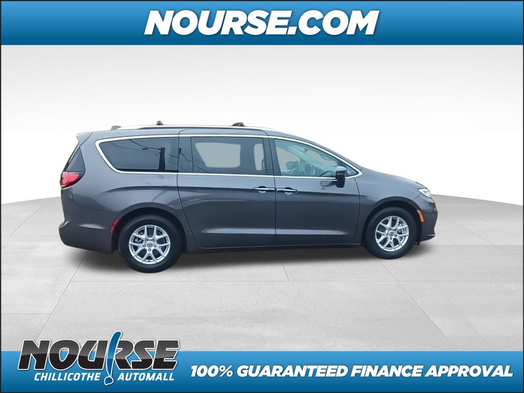 2021 Chrysler Pacifica Touring L photo