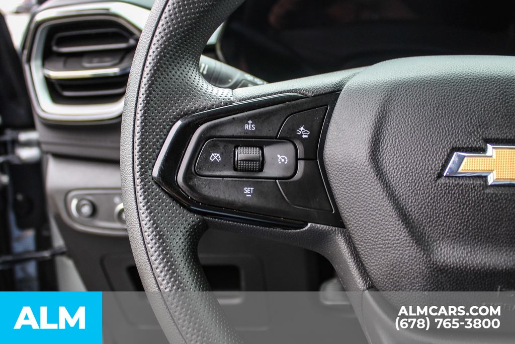 Used 2025 Gray Chevrolet LT image 24