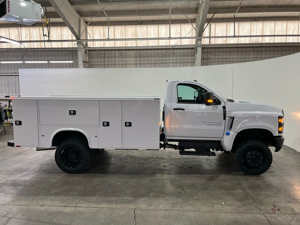 2025 Chevrolet Silverado 5500HD 