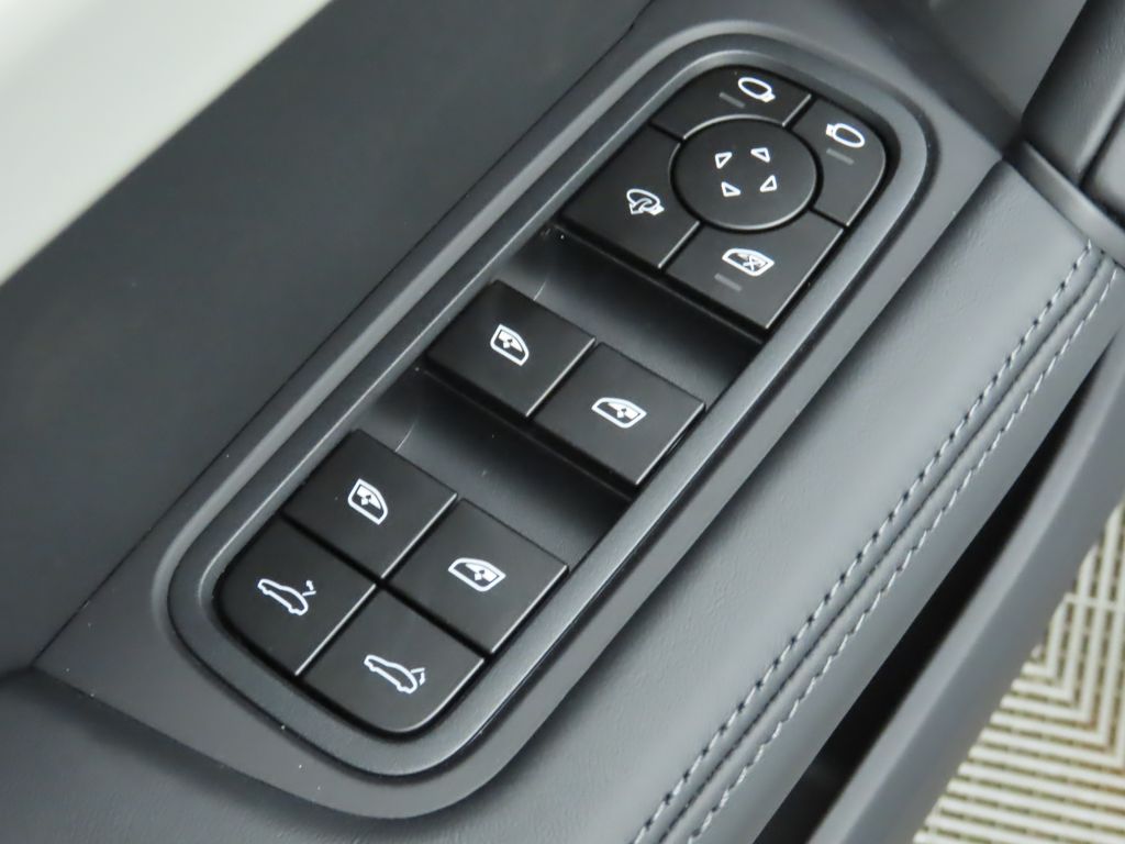 Thumbnail: 2025 Porsche Cayenne - 26