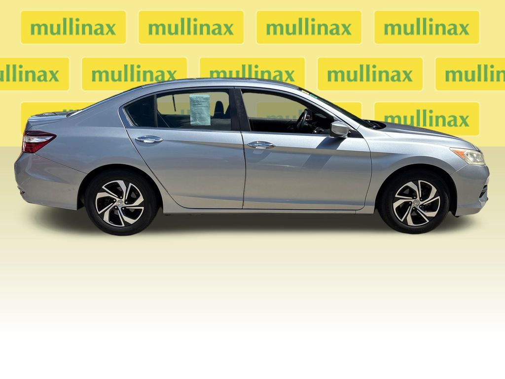 Used 2016  Honda LX image 2