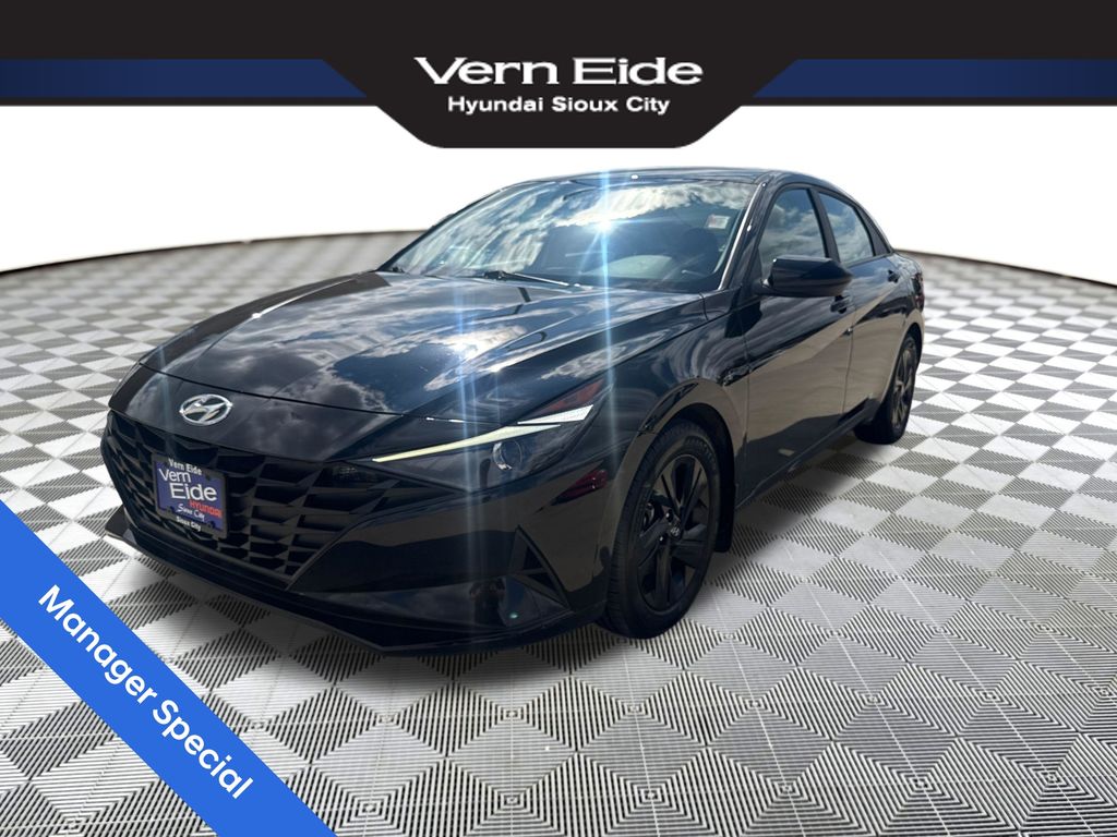  2023 Hyundai Elantra SEL FWD   
