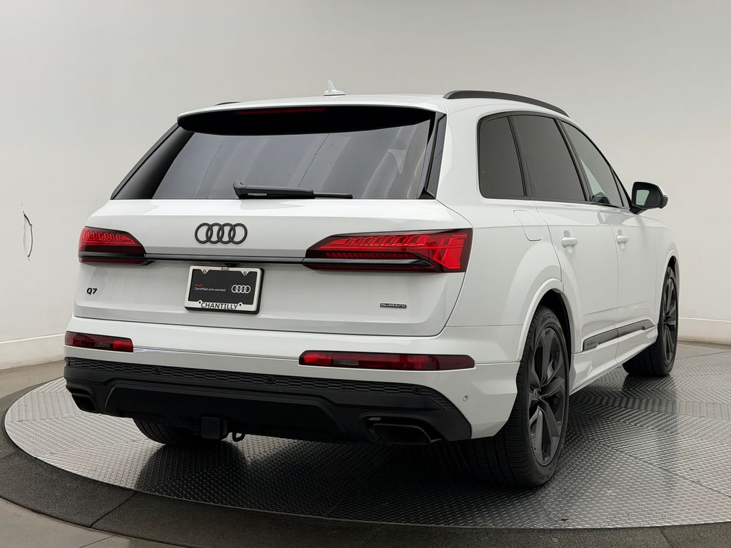 Thumbnail: 2026 Audi Q7 - 7