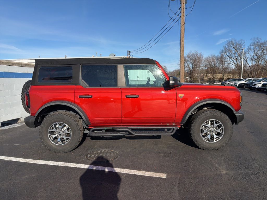 Thumbnail: 2022 Ford Bronco - 6