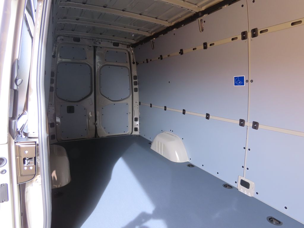 2025 Mercedes-Benz Sprinter 2500 22