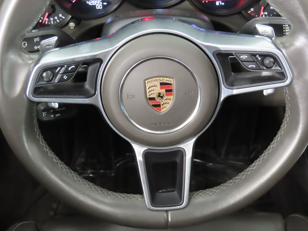 Thumbnail: 2017 Porsche 911 - 18