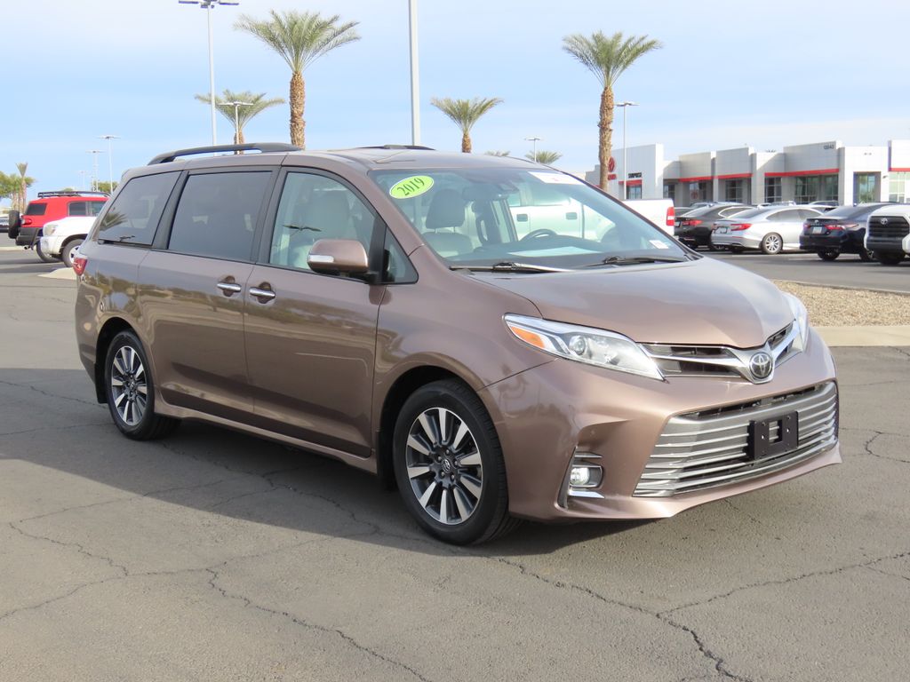 2019 Toyota Sienna SE Premium 3