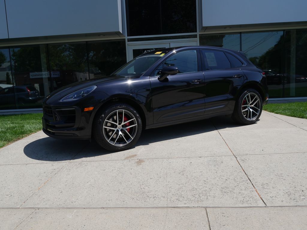 Thumbnail: 2023 Porsche Macan - 1