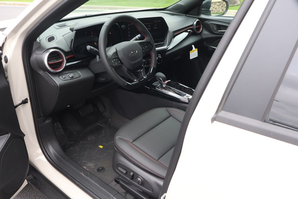 Thumbnail: 2026 Chevrolet Trax - 13