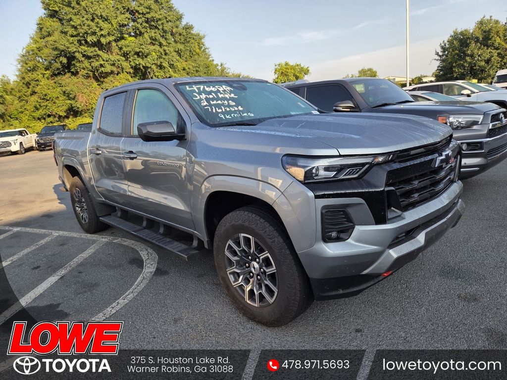Sterling Gray Metallic 2025 Chevrolet Colorado Pickup Truck Four-Wheel Drive 8-Speed Automatic