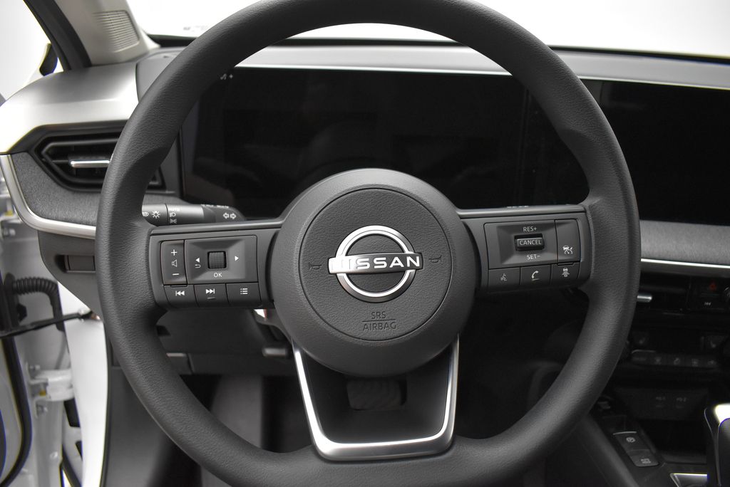 Thumbnail: 2026 Nissan Kicks - 16