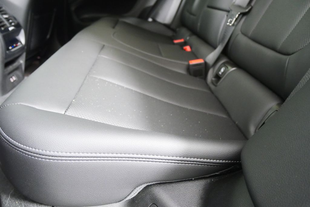 Thumbnail: 2024 BMW X4 - 15