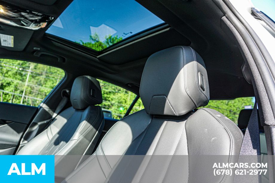 Used 2025 White BMW 530i image 18