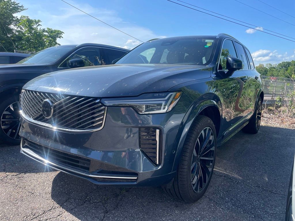 2026 Volvo XC90 B6 Plus 7-Passenger AWD