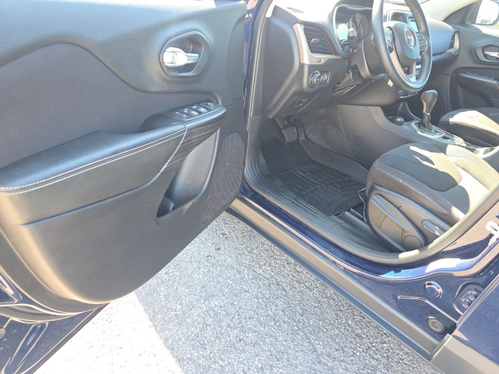 Used 2015 Jeep Cherokee SUV