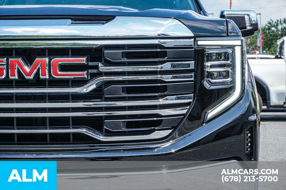 Used 2025 Black GMC SLT image 12