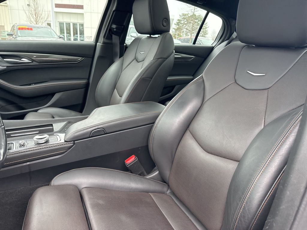 Used 2020 Gray Cadillac Sport image 6