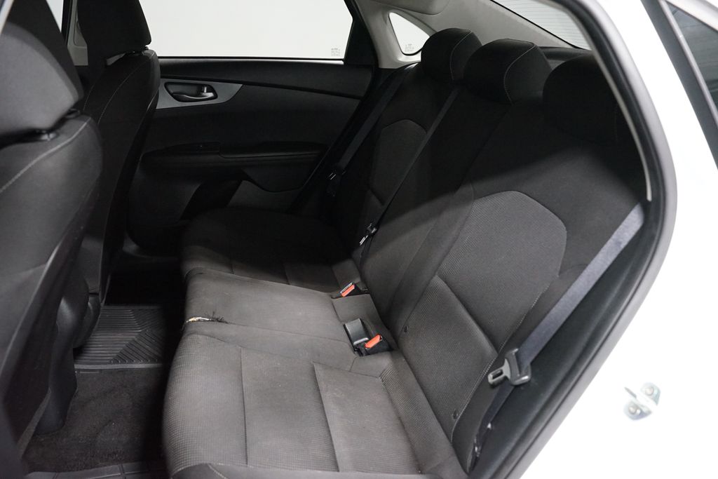 Thumbnail: 2021 Kia Forte - 25