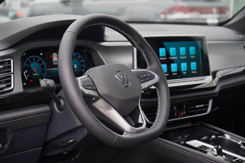2025 Volkswagen Atlas SE 8