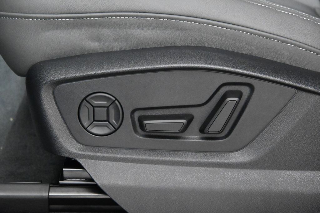 Thumbnail: 2026 Audi Q7 - 27