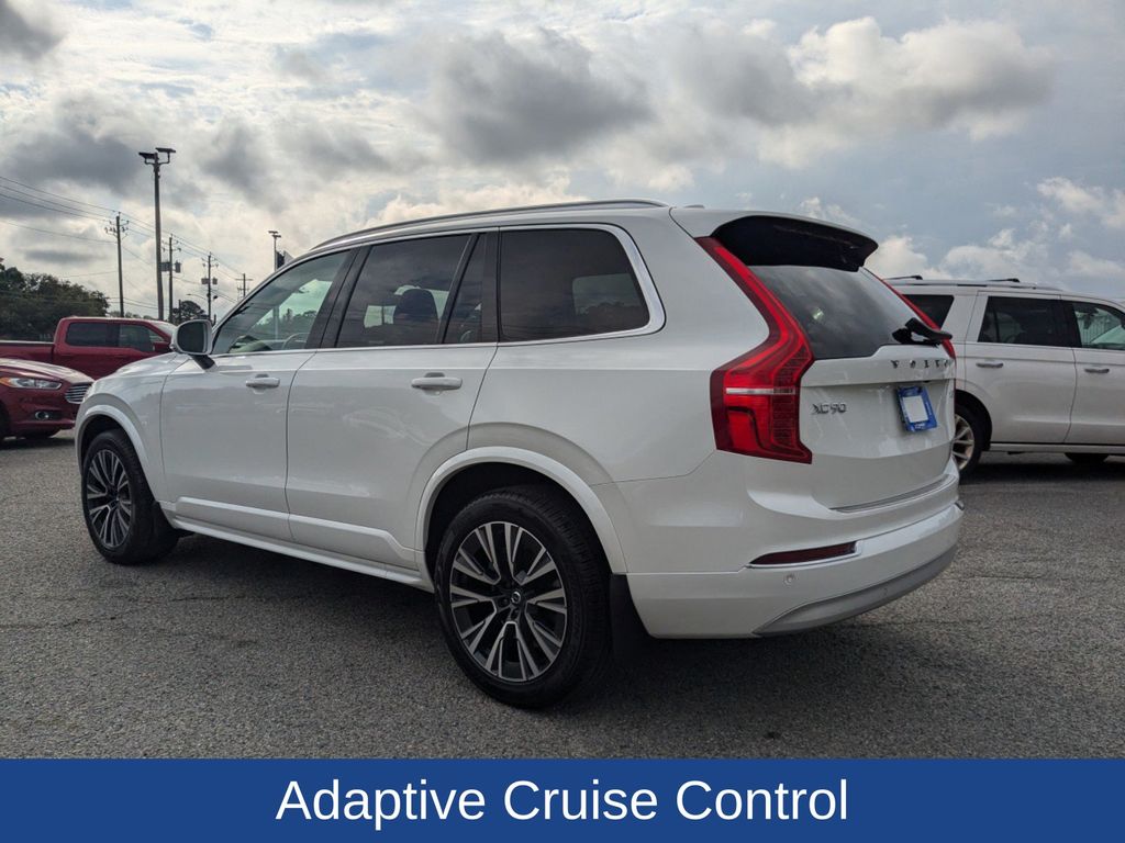 2022 Volvo XC90 T5 Momentum