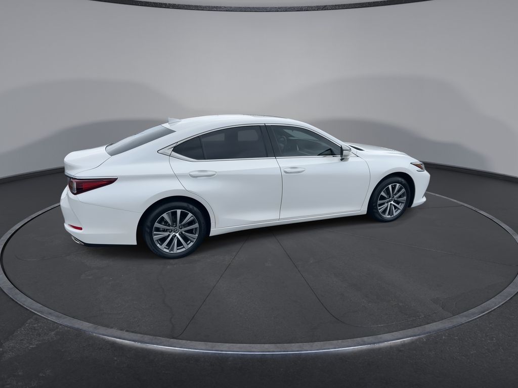 Thumbnail: 2021 Lexus ES - 9