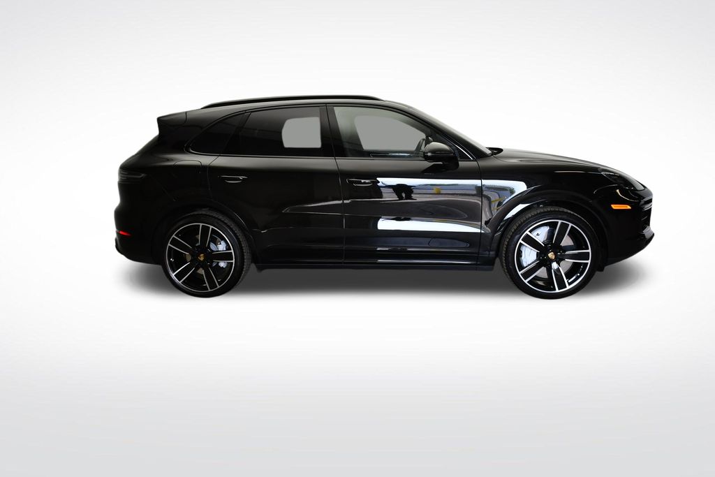 Thumbnail: 2023 Porsche Cayenne - 8