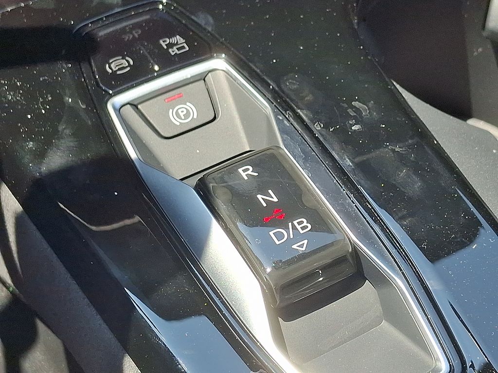 2025 Audi e-tron Premium 12