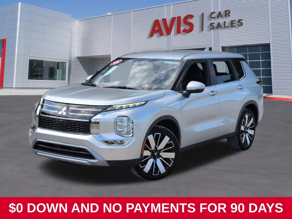 Silver 2025 Mitsubishi Outlander SUV / Crossover Front-Wheel Drive Continuously Variable Transmission