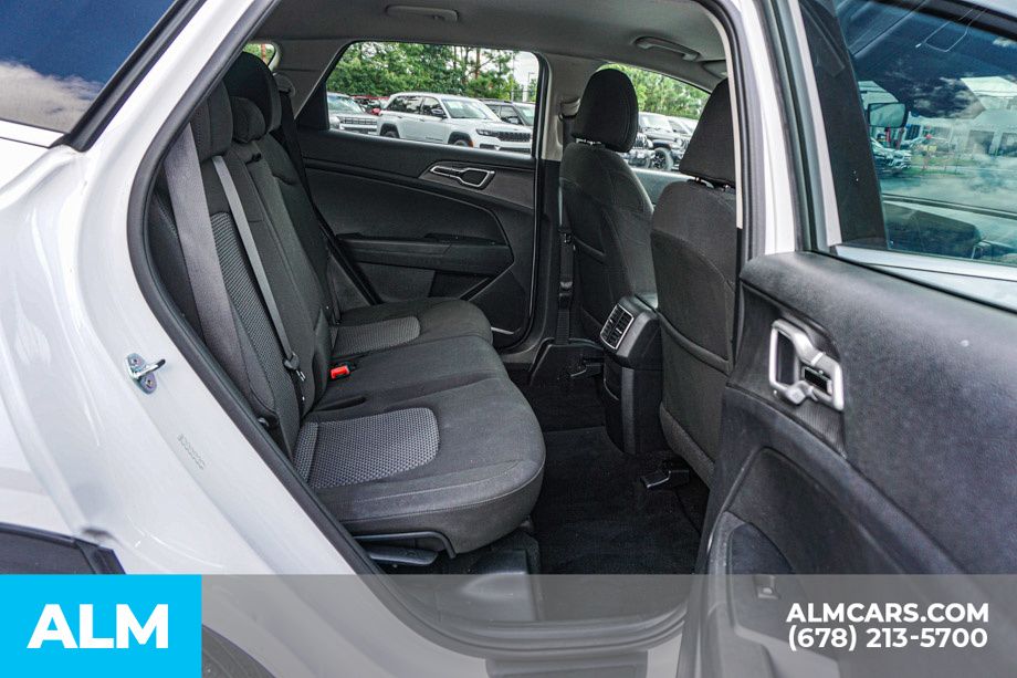 2025 Kia Sportage LX - Photo 22