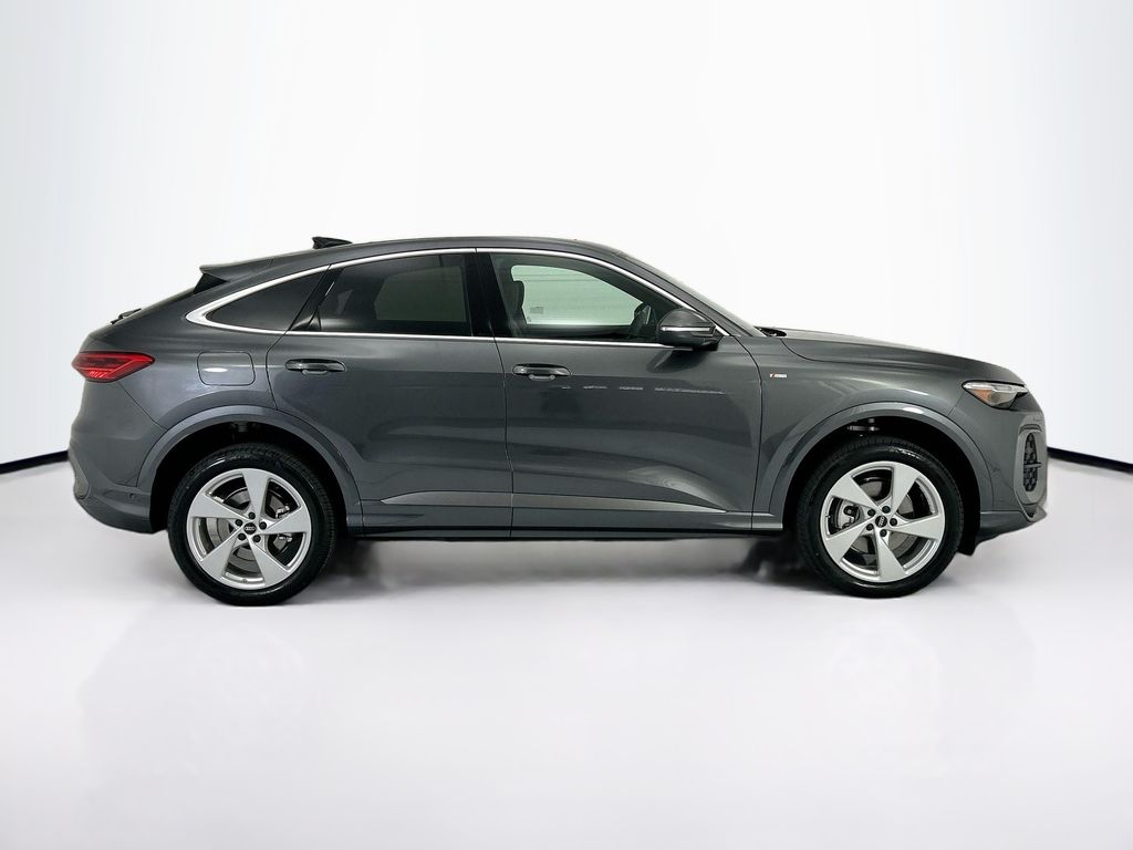 Thumbnail: 2026 Audi Q5 - 4