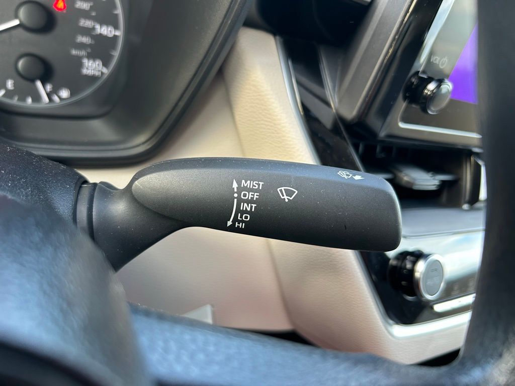 Thumbnail: 2025 Toyota Corolla - 20