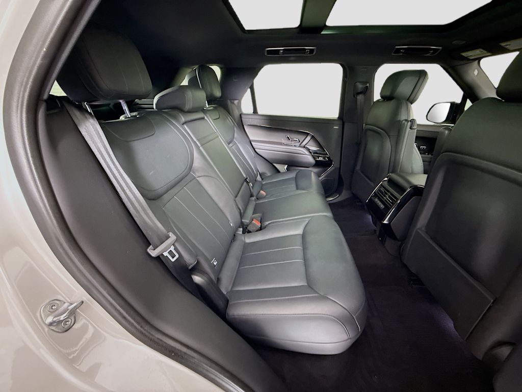 Thumbnail: 2023 Land Rover Range Rover Sport - 23