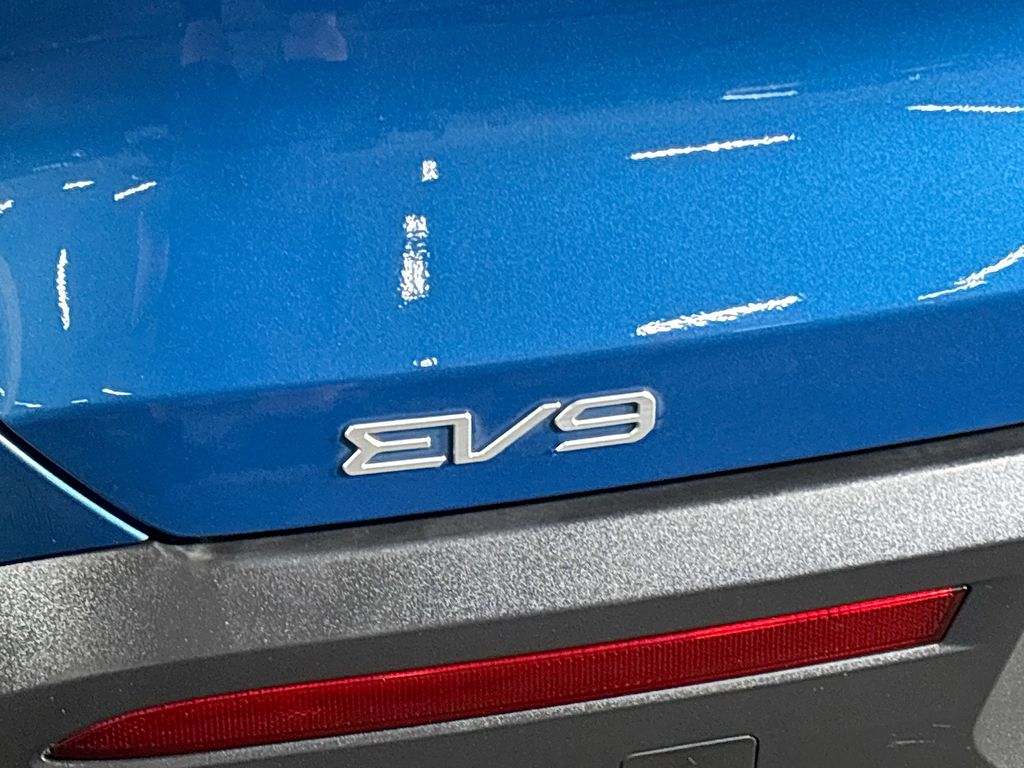 2024 Kia EV9 Wind