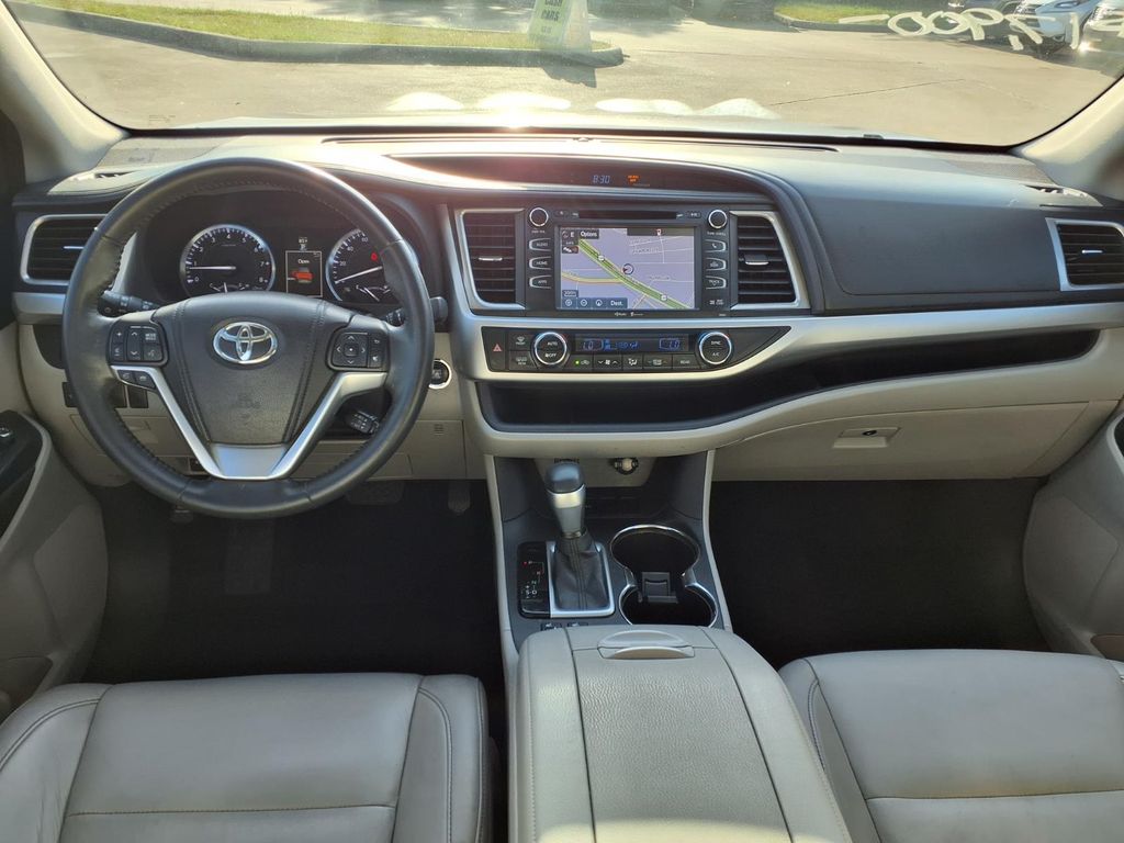 2014 Toyota Highlander XLE V6 Gray at Texan Dodge Chrysler Jeep Ram