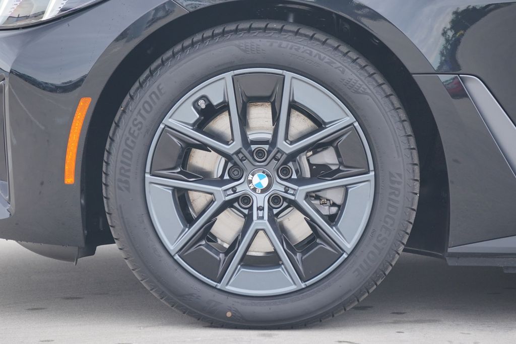 Thumbnail: 2026 BMW i4 - 5