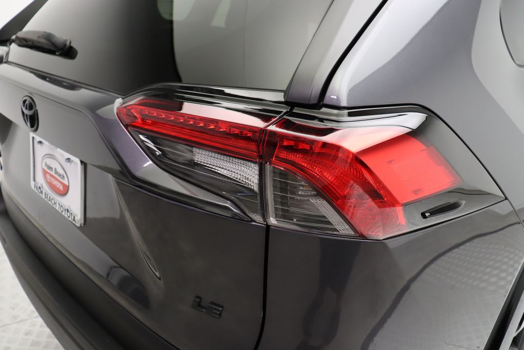 2021 Toyota RAV4 LE 9