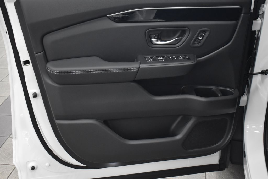 Thumbnail: 2025 Honda Pilot - 8